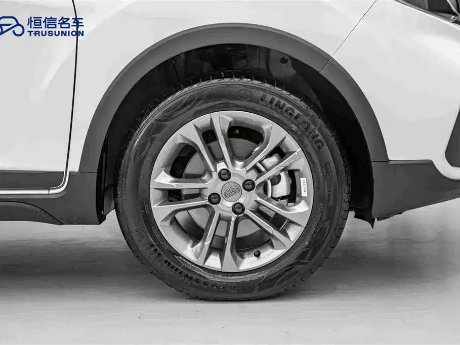 Geely Vision X3 — фото 11