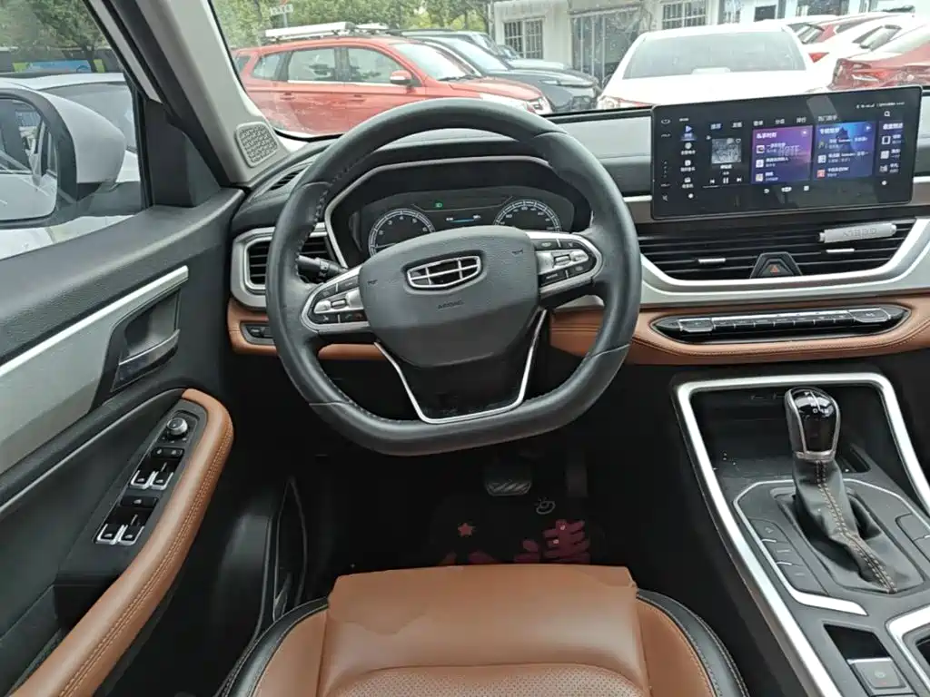 Geely Vision X6 — фото 11