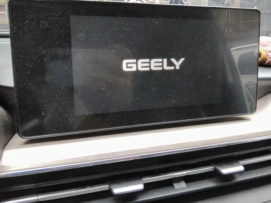 Geely Vision X3 — фото 13