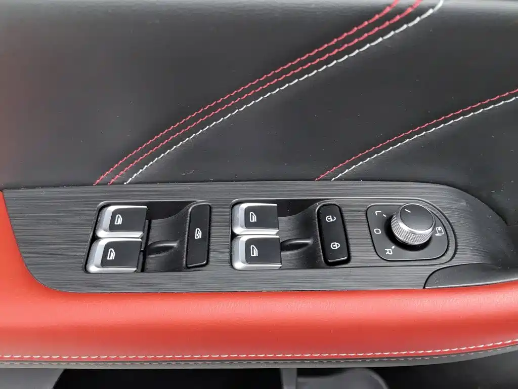 Geely Emgrand S — фото 9