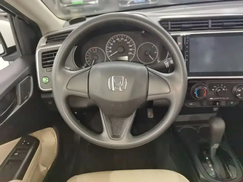 Honda City — фото 11