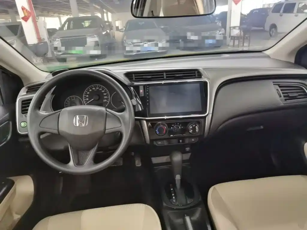 Honda City — фото 10