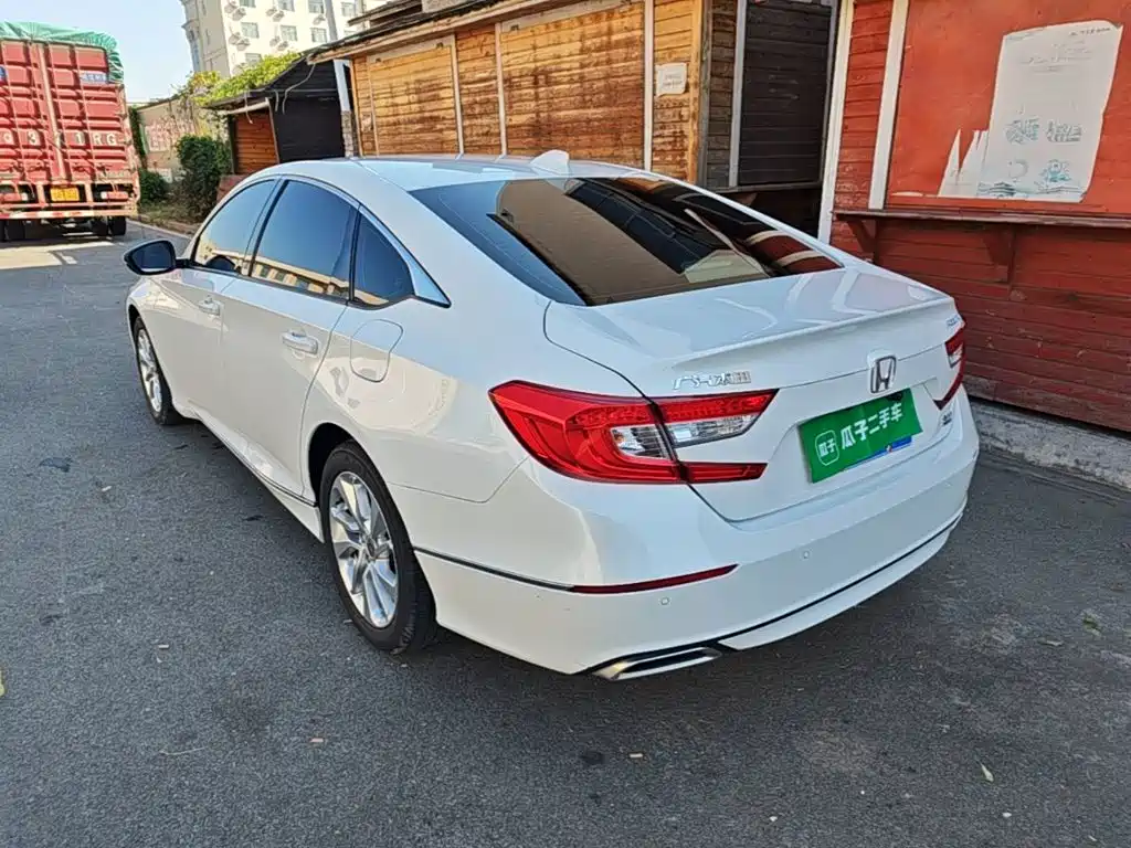 Honda Accord — фото 5