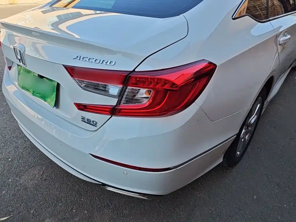 Honda Accord — фото 8