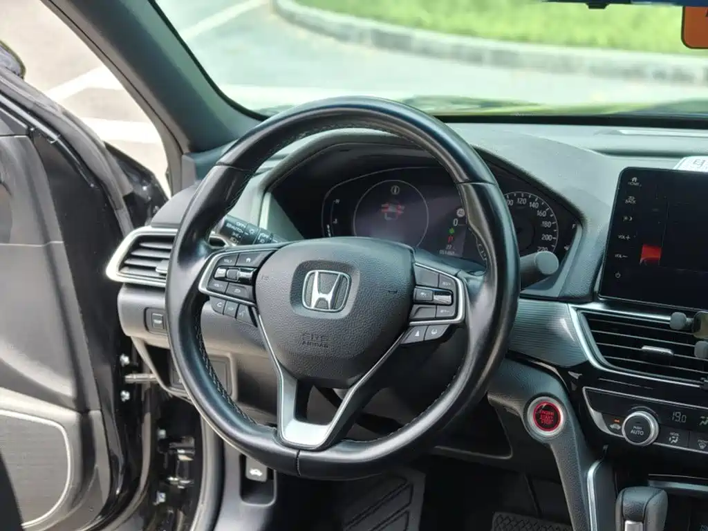 Honda Inspire — фото 11