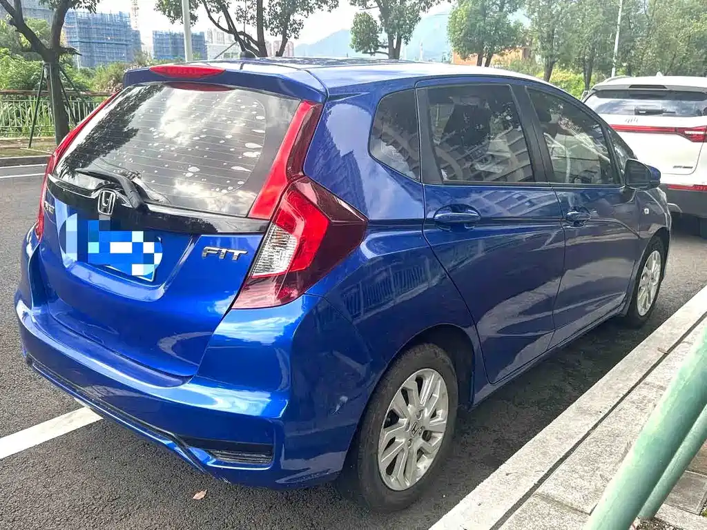 Honda Fit — фото 7