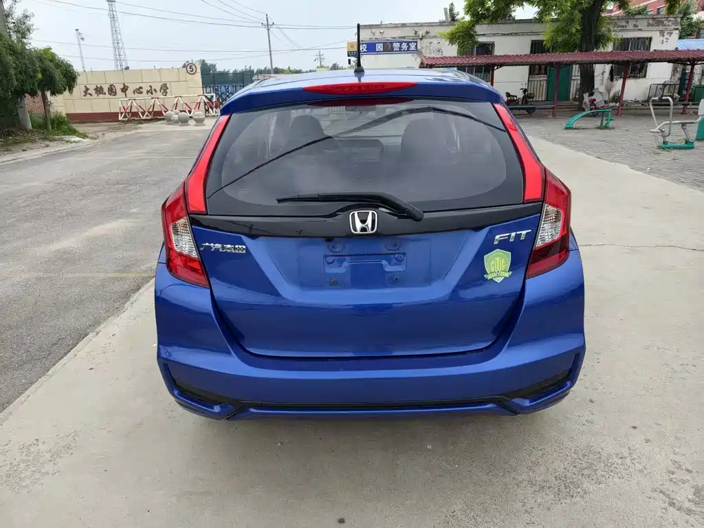 Honda Fit — фото 5