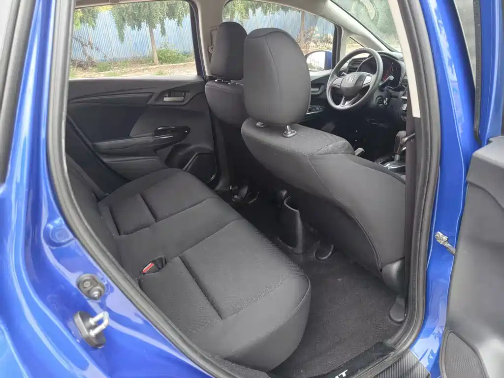 Honda Fit — фото 8