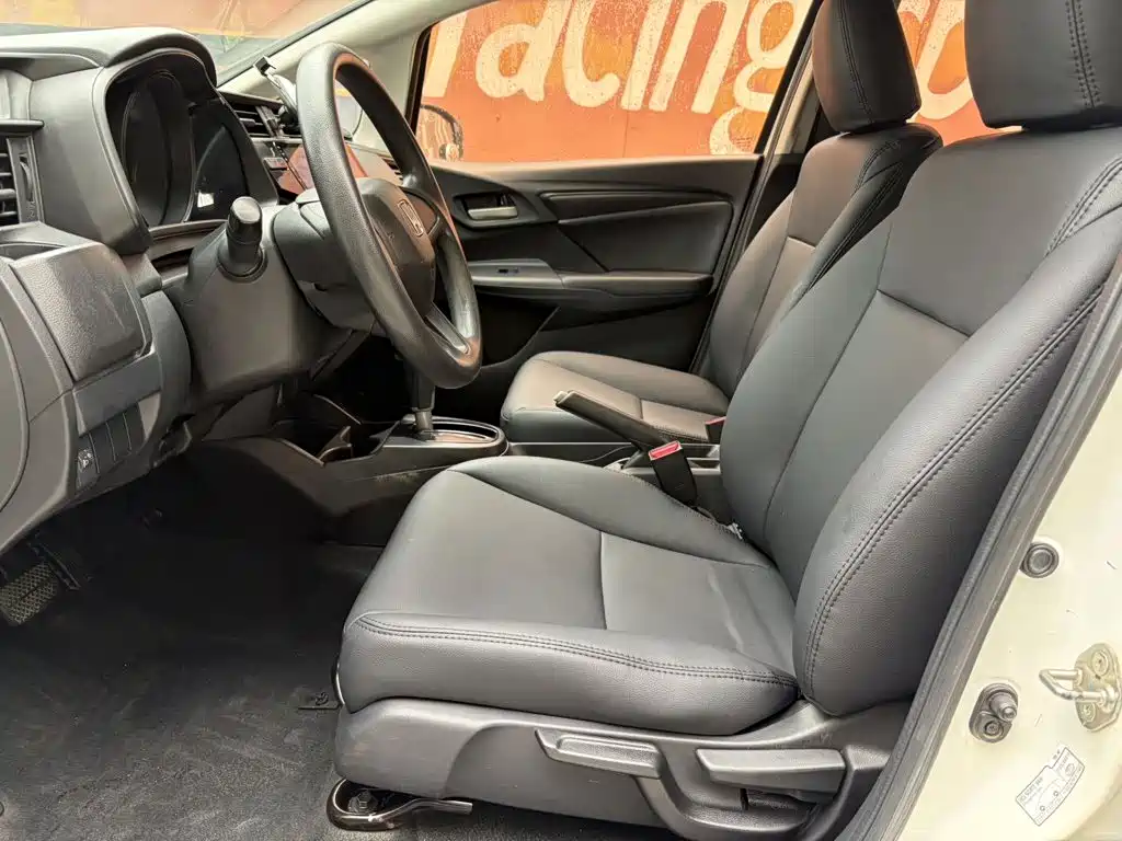 Honda Fit — фото 4
