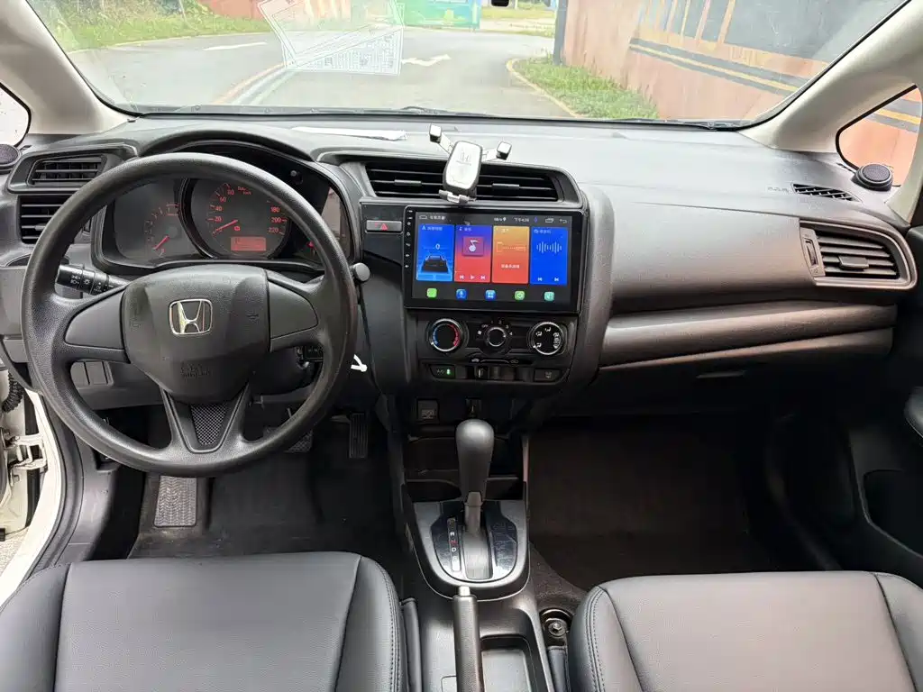 Honda Fit — фото 6