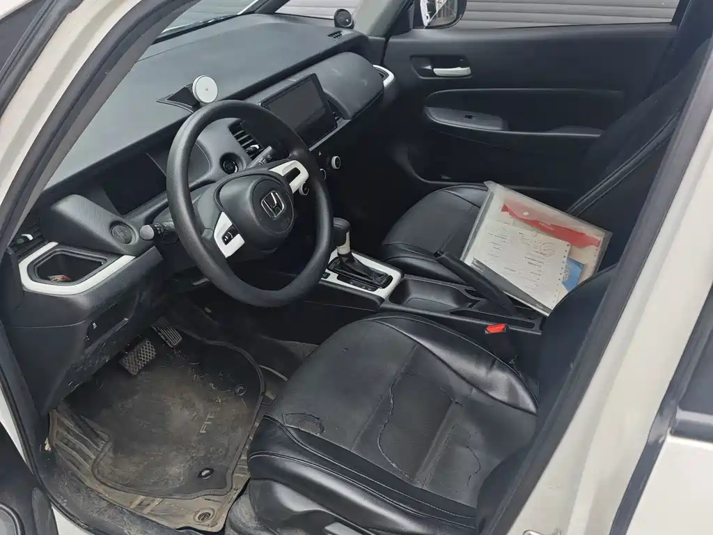Honda Fit — фото 5
