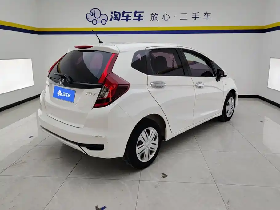Honda Fit — фото 3
