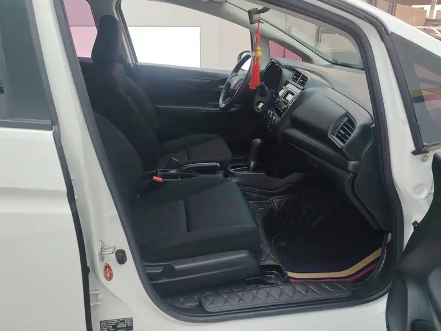 Honda Fit — фото 8