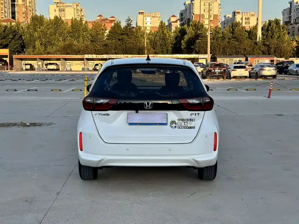 Honda Fit — фото 5