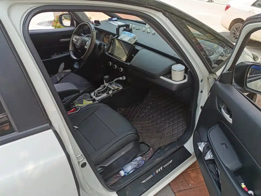 Honda Fit — фото 8