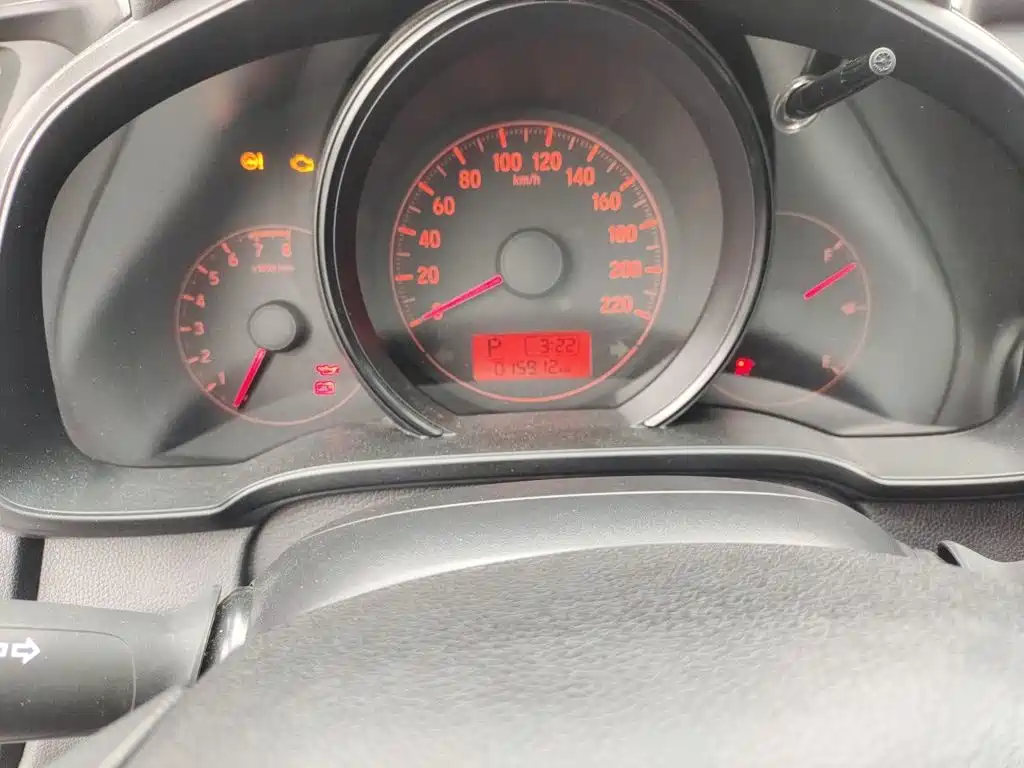 Honda Fit — фото 8