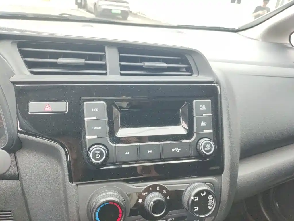 Honda Fit — фото 9