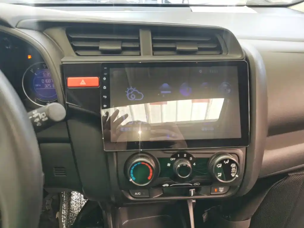 Honda Fit — фото 13