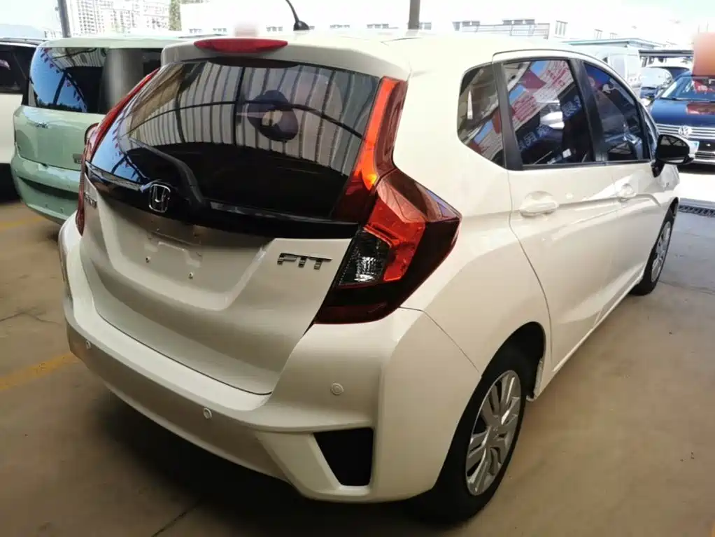 Honda Fit — фото 7