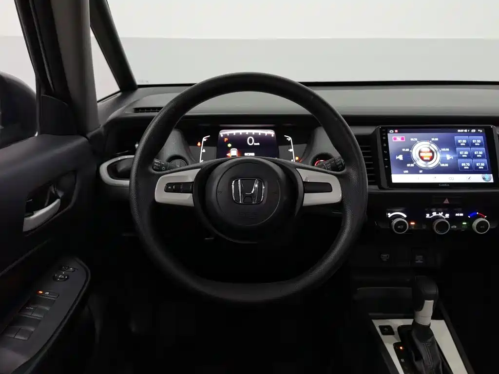 Honda Fit — фото 11