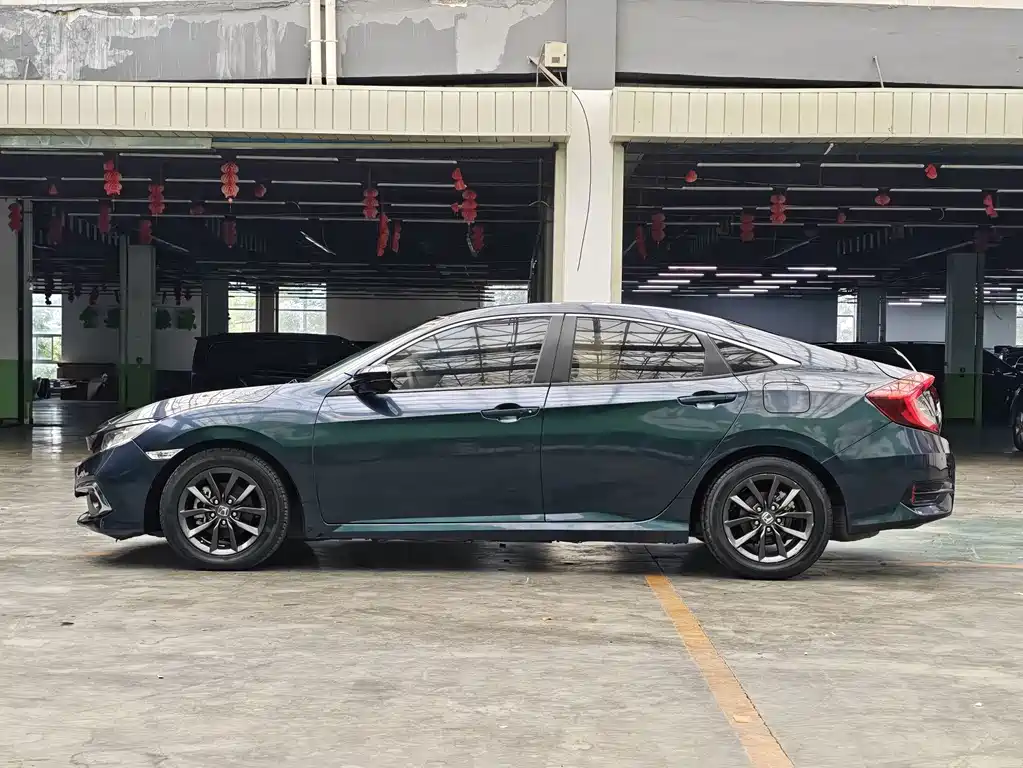 Honda Civic — фото 10
