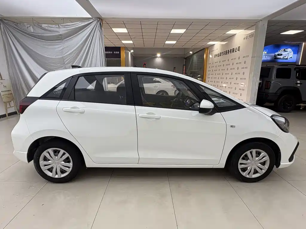 Honda Fit — фото 5