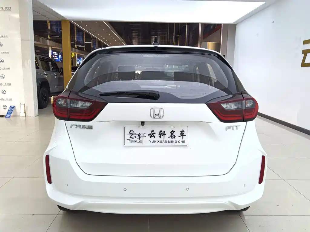 Honda Fit — фото 8