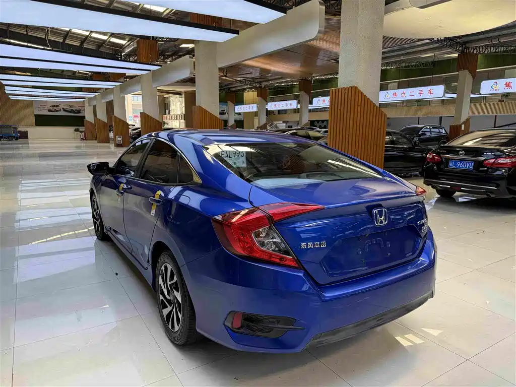 Honda Civic — фото 7