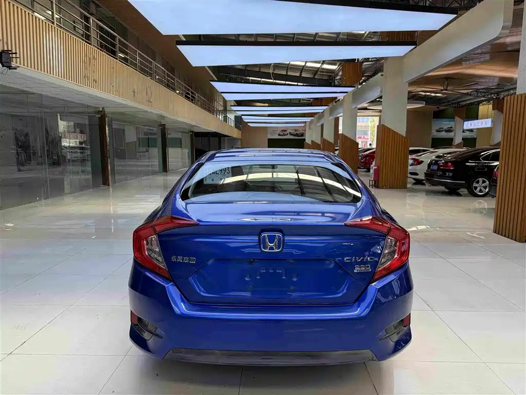 Honda Civic — фото 8