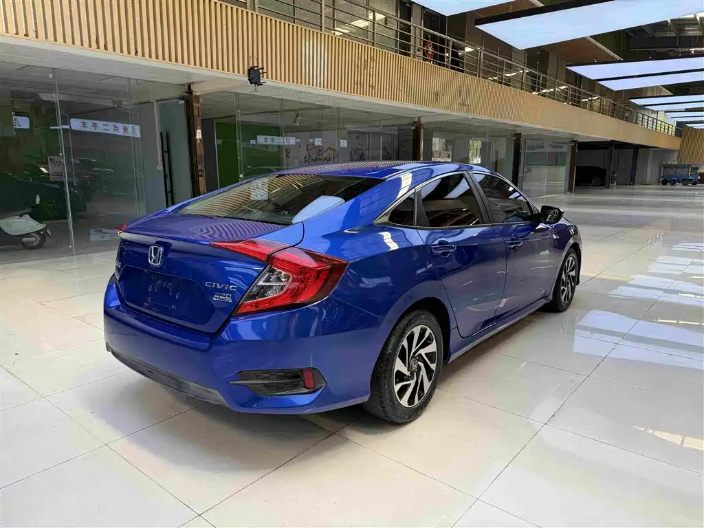 Honda Civic — фото 9