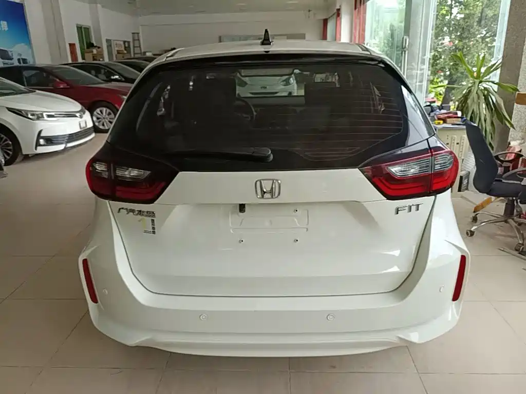 Honda Fit — фото 6
