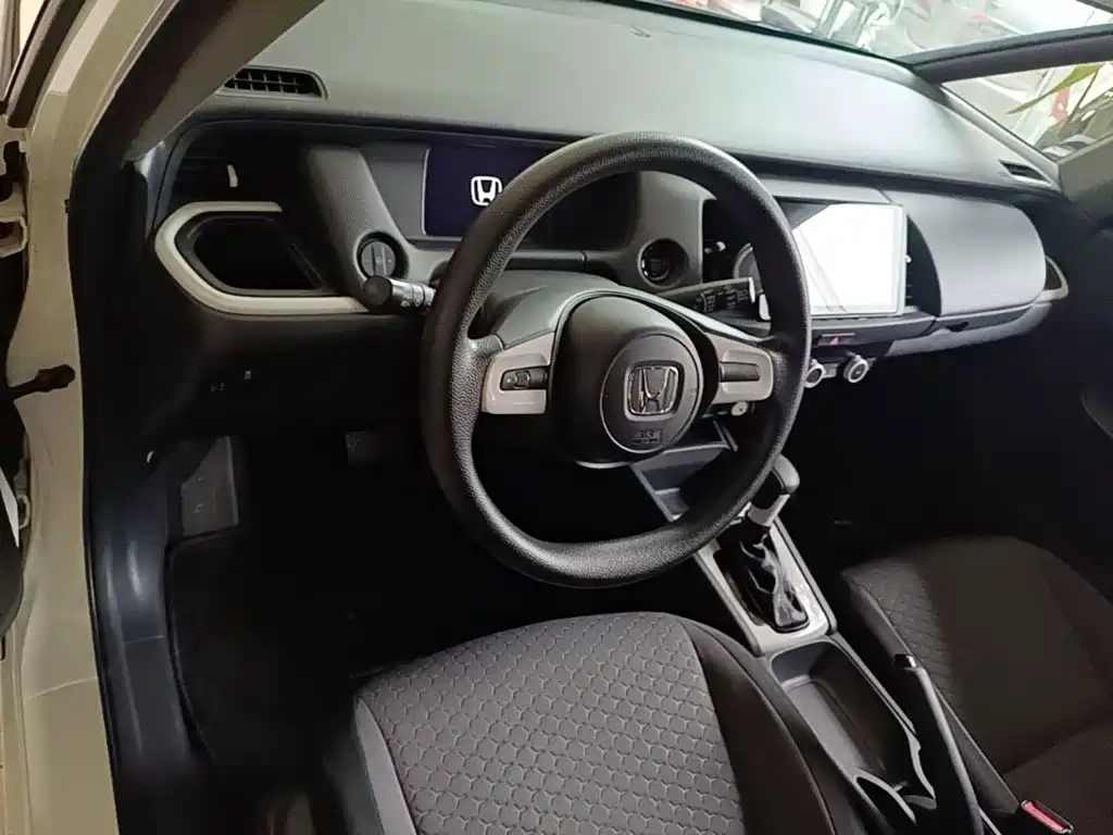 Honda Fit — фото 10