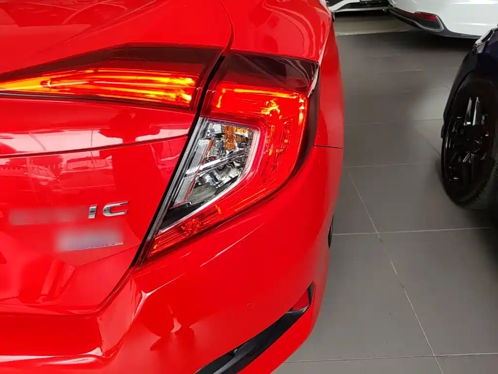 Honda Civic — фото 8