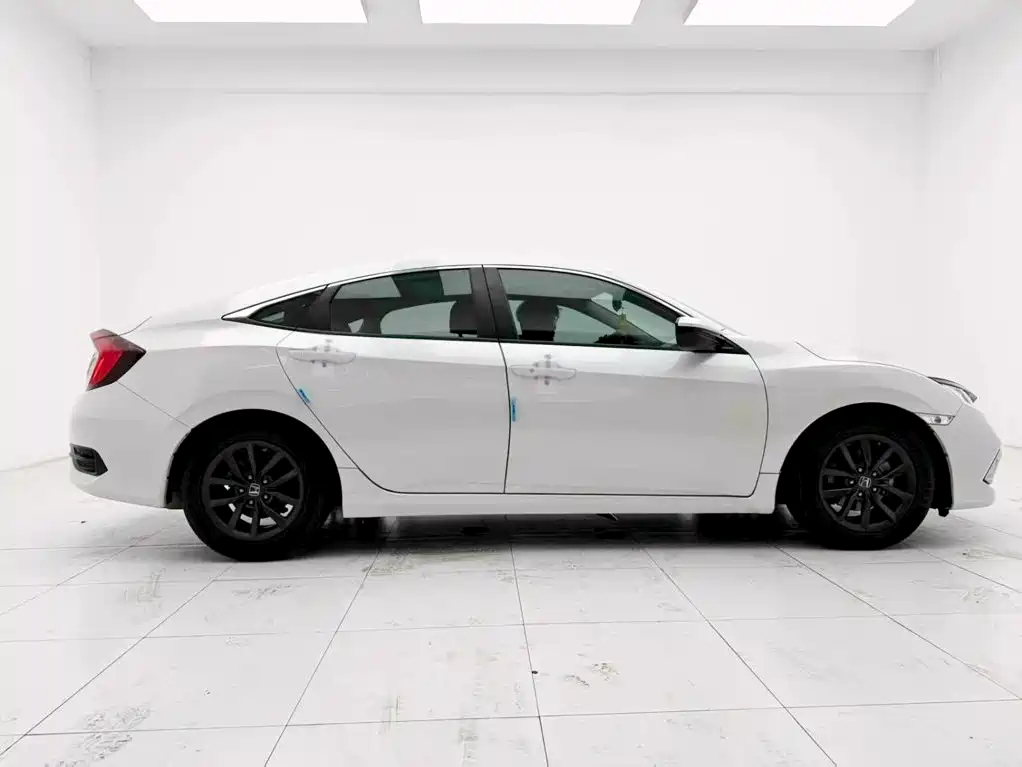Honda Civic — фото 6