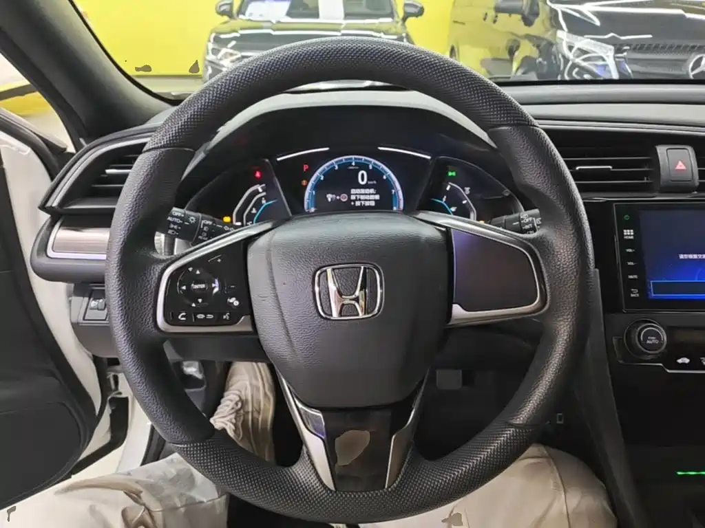 Honda Civic — фото 11
