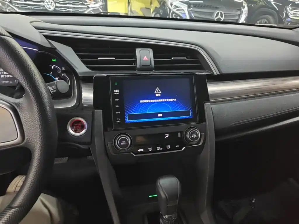 Honda Civic — фото 13