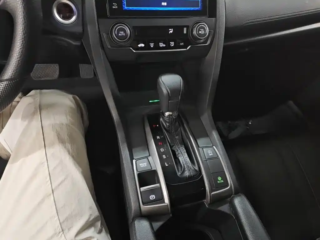 Honda Civic — фото 14