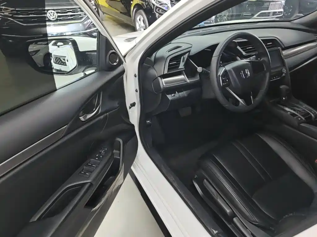 Honda Civic — фото 15
