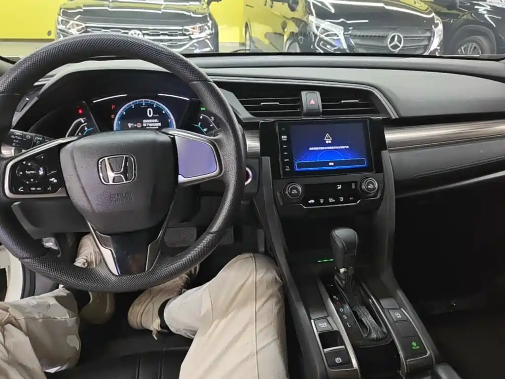 Honda Civic — фото 10