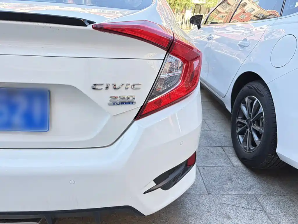 Honda Civic — фото 8