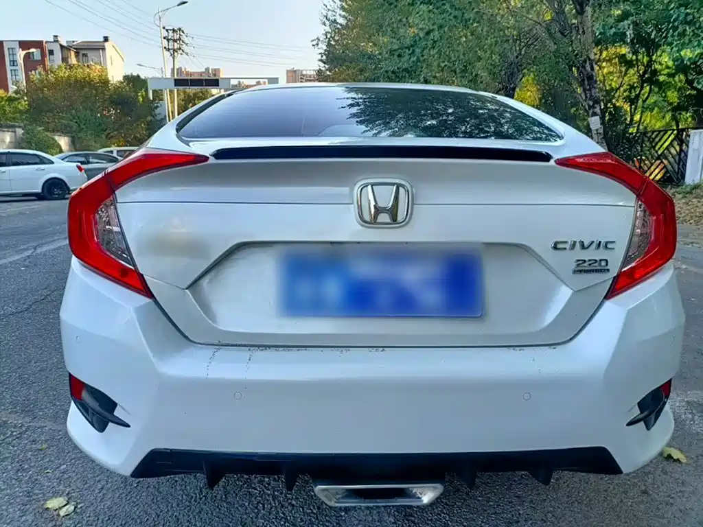 Honda Civic — фото 10