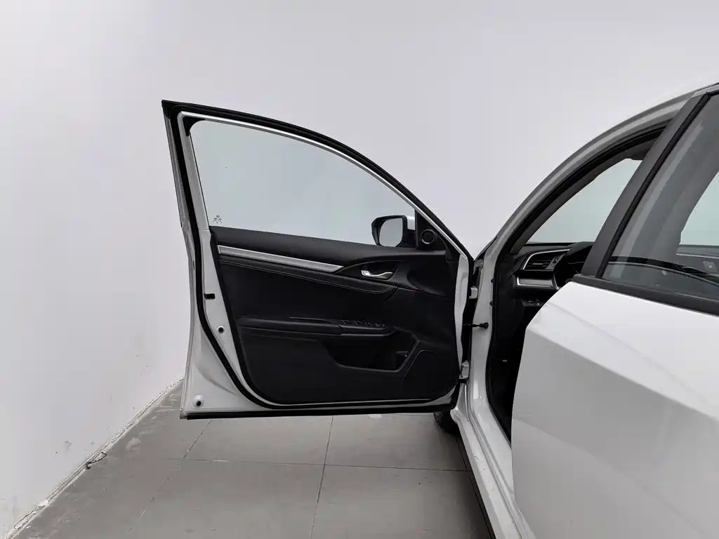 Honda Civic — фото 8
