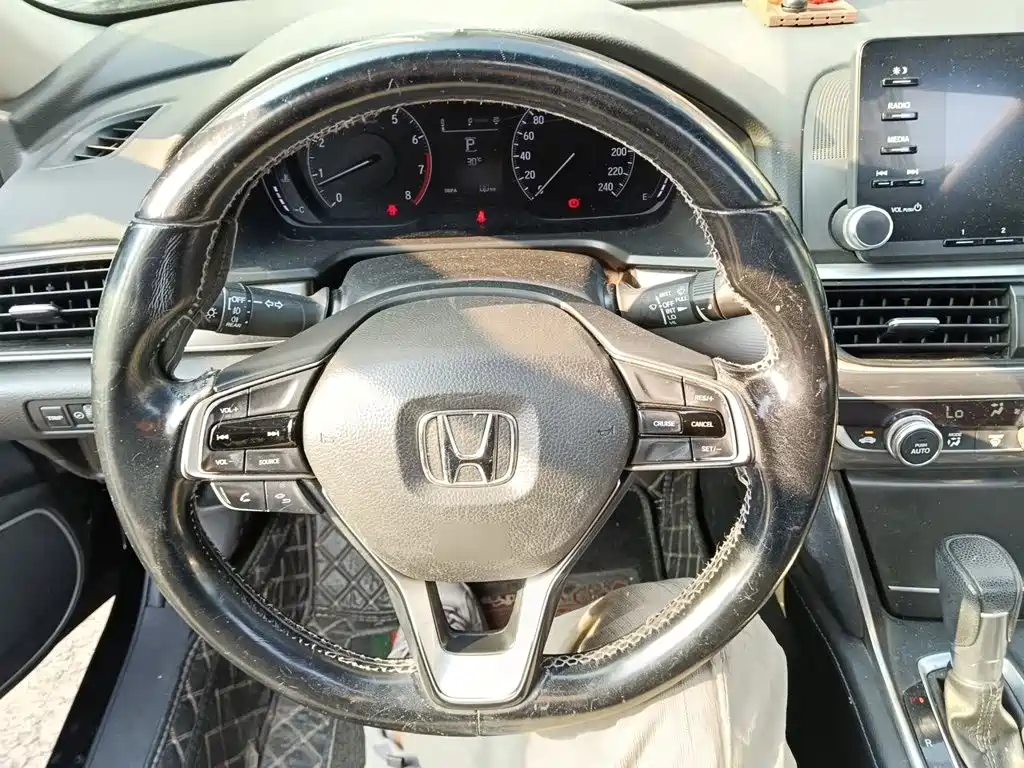 Honda Accord — фото 3