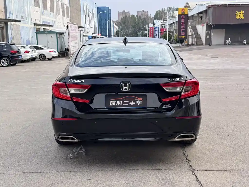 Honda Accord — фото 8