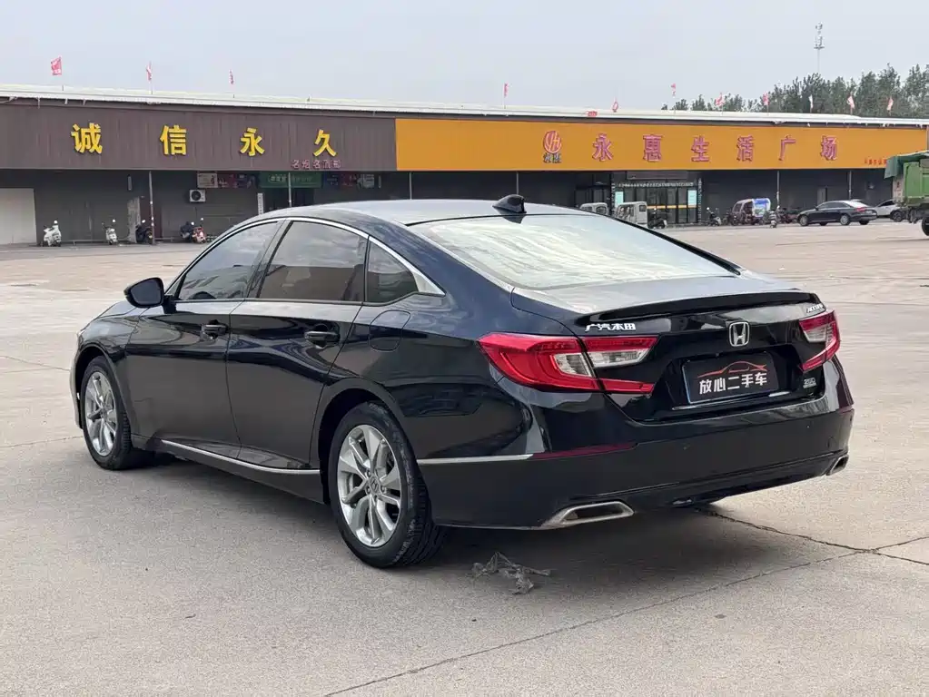 Honda Accord — фото 9