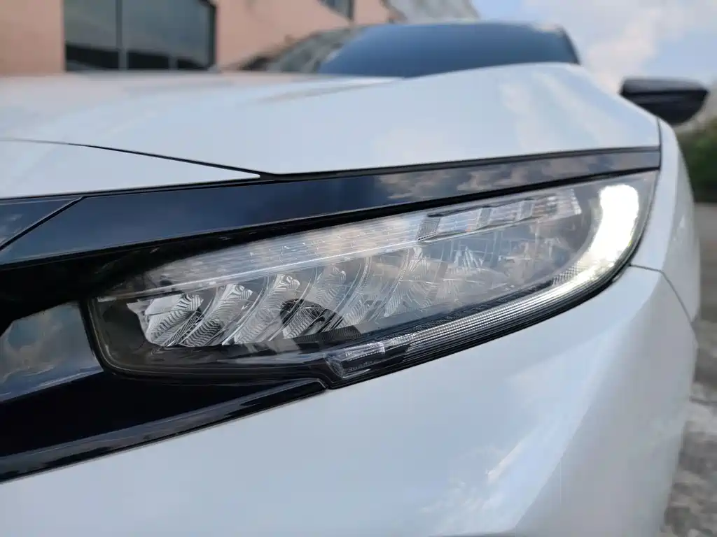 Honda Civic — фото 17