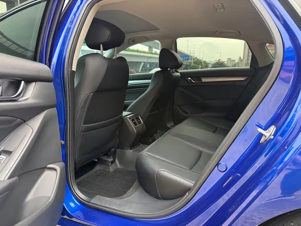 Honda Accord — фото 9