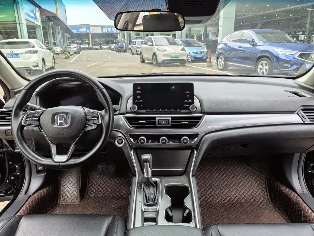 Honda Accord — фото 11