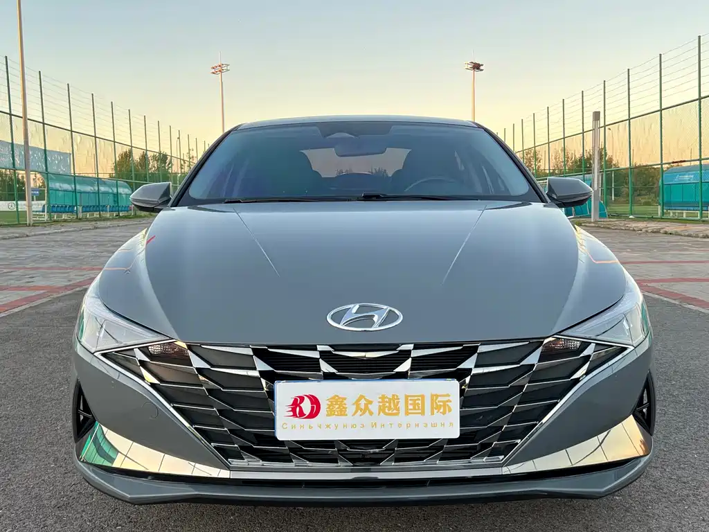 Hyundai Elantra — фото 2