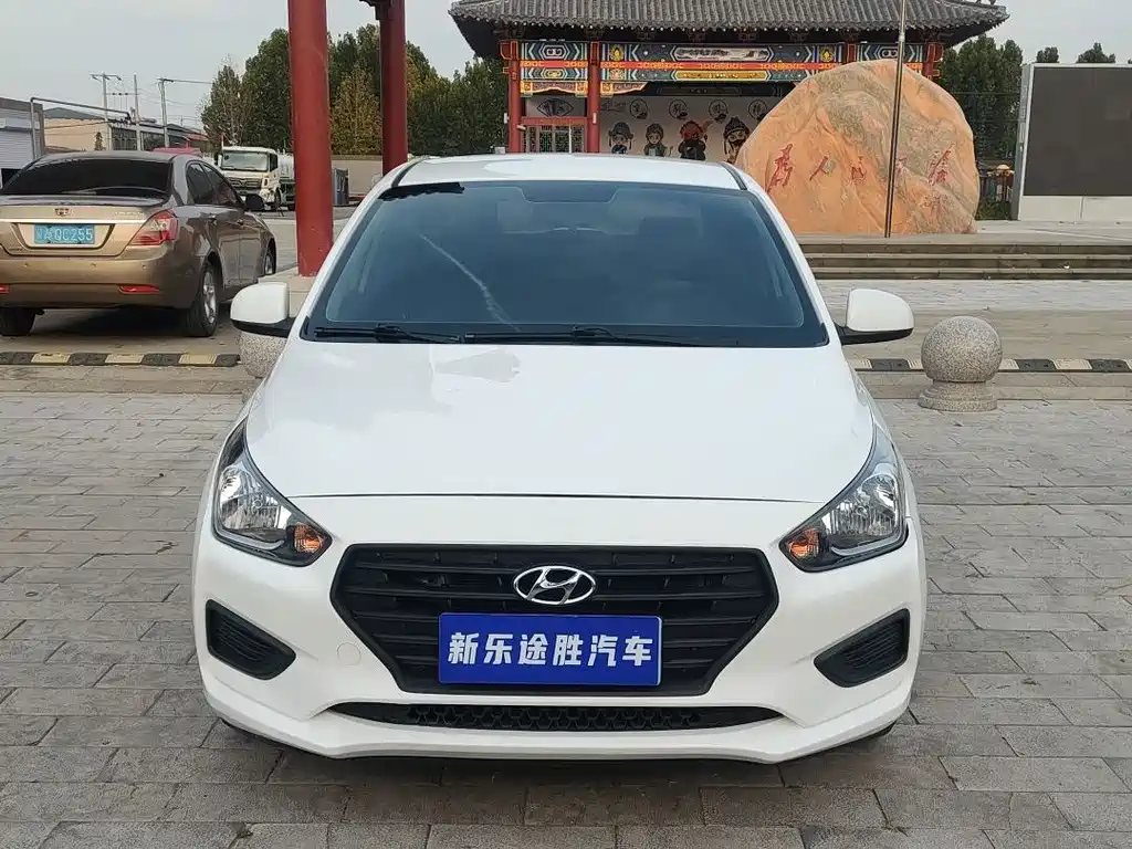 Hyundai Verna — фото 2